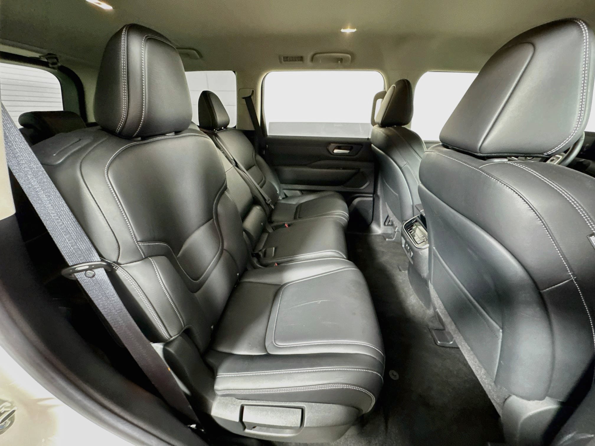 Used 2025 Nissan Armada SV AWD/4WD image 24