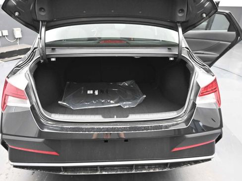 New 2026 Hyundai Elantra Limited FWD image 13