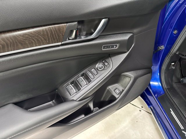 Used 2021 Honda Accord Touring image 13