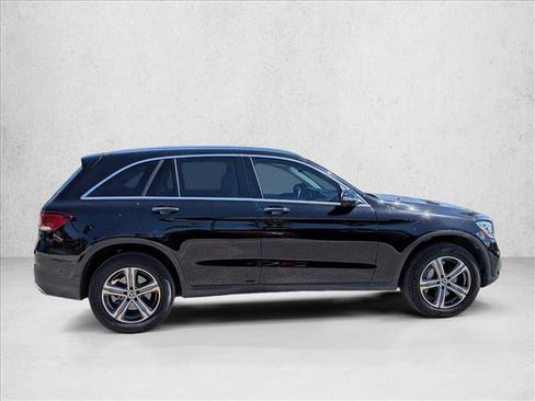 Certified 2022 Mercedes-Benz GLC 300 image 2