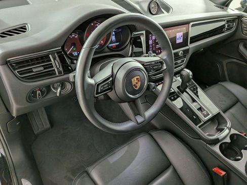 Certified 2025 Porsche Macan S AWD/4WD image 4