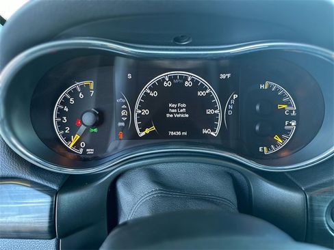 Used 2020 Jeep Grand Cherokee Laredo image 16