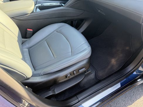Used 2023 Buick Enclave Essence w/ Experience Buick Package FWD image 20