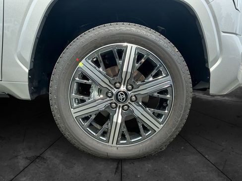 Used 2025 Toyota Tundra Capstone AWD/4WD image 14