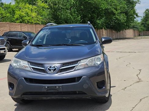 Used 2015 Toyota RAV4 LE FWD image 2