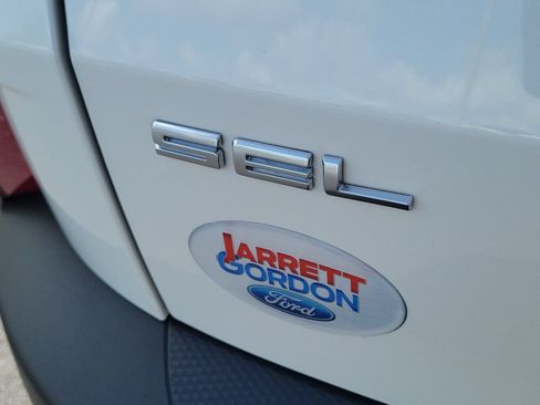 Used 2022 Ford Escape SEL w/ Technology Package FWD image 6
