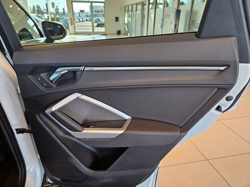 Used 2020 Audi Q3 2.0T Premium Plus w/ Premium Plus Package image 27