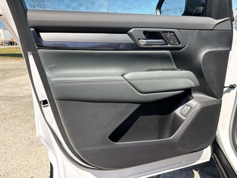 New 2026 GMC Terrain AT4 w/ Convenience Package III AWD/4WD image 18