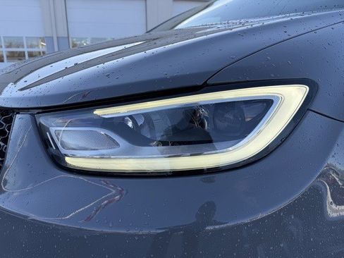 Used 2021 Chrysler Pacifica Touring-L w/ Premium & Safety Sphere Group image 12