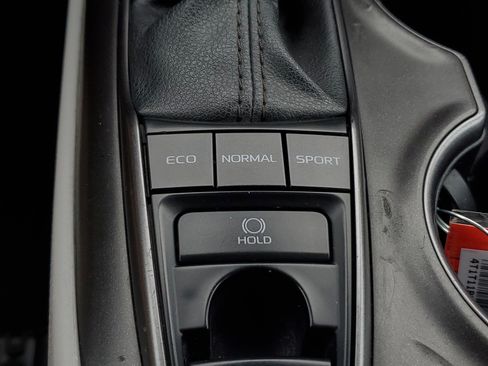 Used 2024 Toyota Camry SE image 27