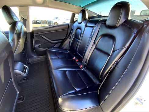 Used 2021 Tesla Model 3 Standard Range Plus image 19