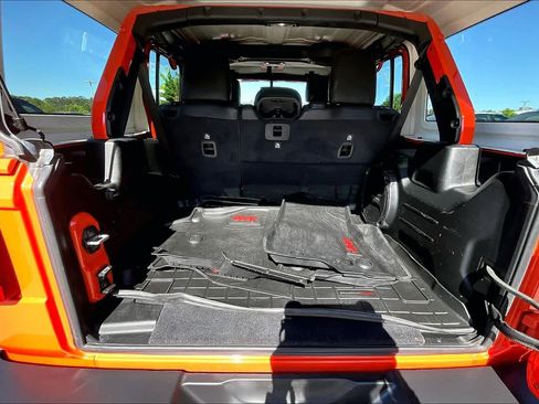 Used 2020 Jeep Wrangler Unlimited Sahara AWD/4WD image 23