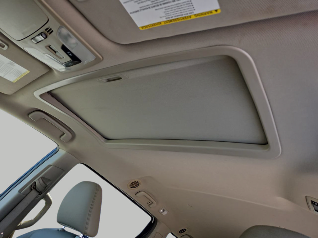 Used 2015 Toyota Sienna XLE FWD image 18