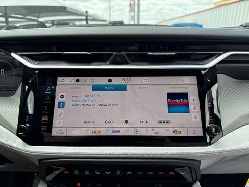 New 2026 Jeep Cherokee Laredo AWD/4WD image 15