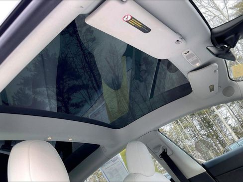 Used 2022 Tesla Model 3 Long Range image 16