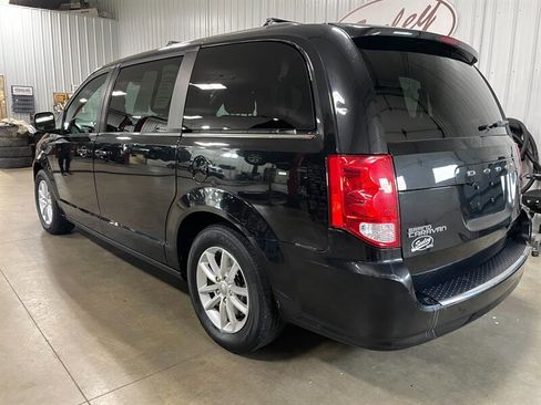 Used 2019 Dodge Grand Caravan SXT FWD image 3