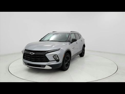 Used 2024 Chevrolet Blazer LT w/ Midnight/Sport Edition FWD image 1