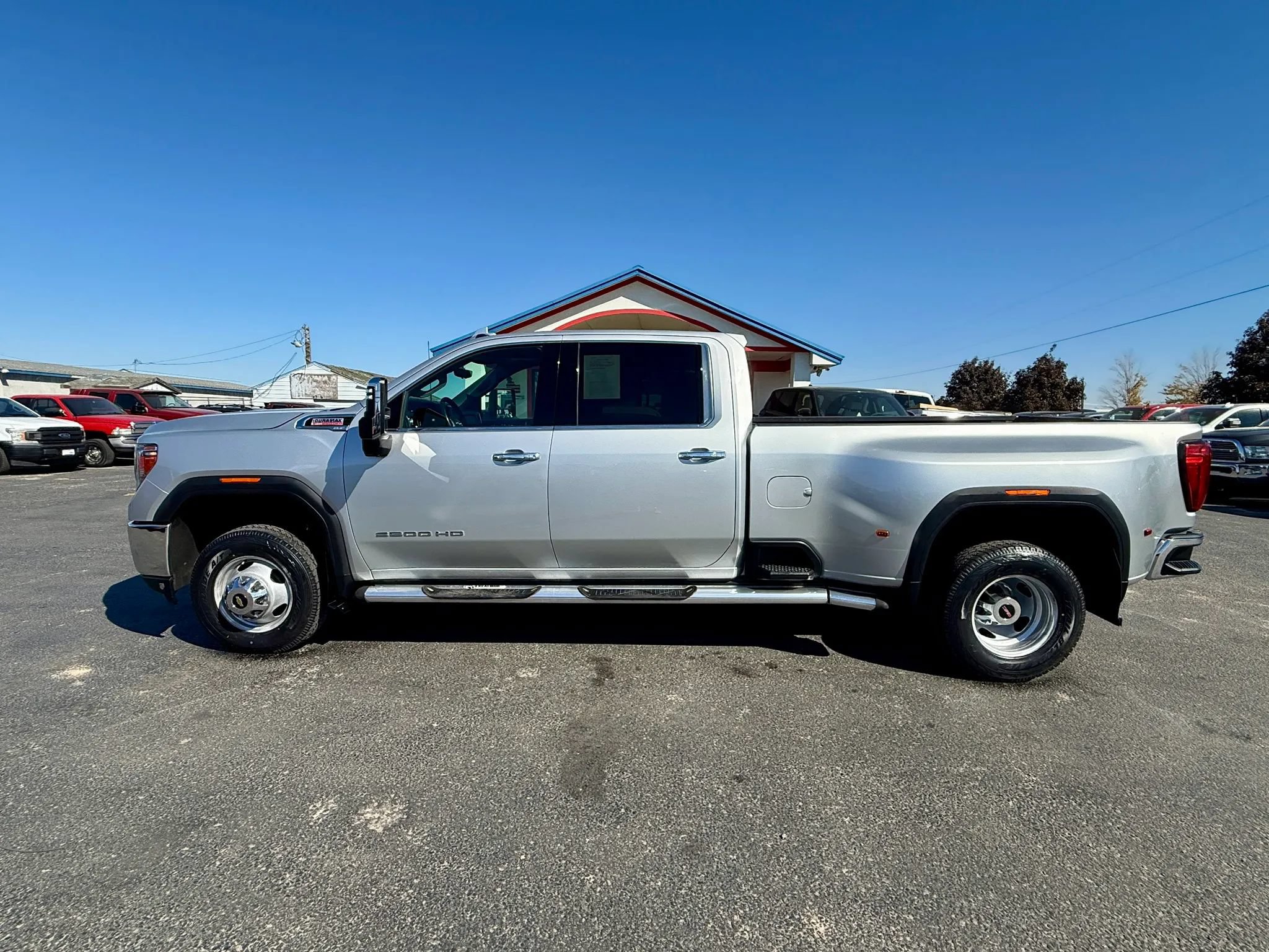 Used 2020 GMC Sierra 3500 SLT w/ Technology Package AWD/4WD image 2