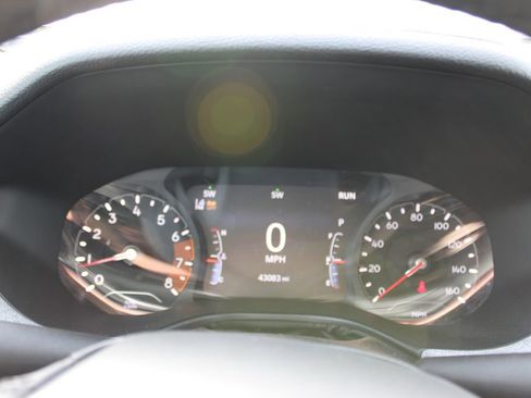 Used 2024 Jeep Compass Latitude image 17