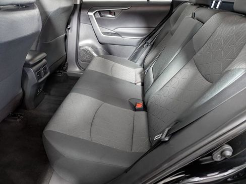 Used 2021 Toyota RAV4 XLE image 40