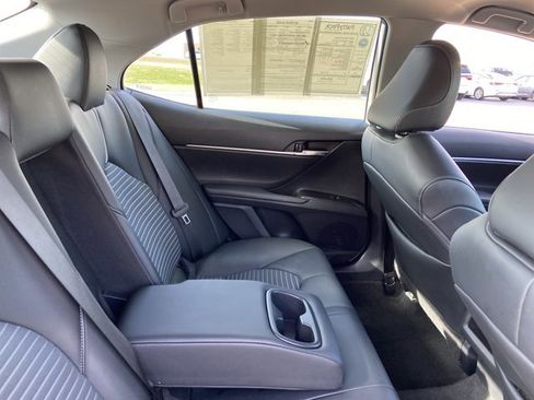 Used 2024 Toyota Camry SE image 20