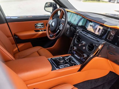 Certified 2025 Rolls-Royce Cullinan Black Badge w/ Leather Finishing Pack AWD/4WD image 50