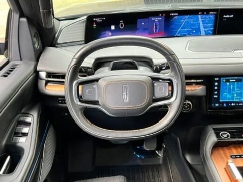 Used 2025 Lincoln Navigator L Black Label AWD/4WD image 26