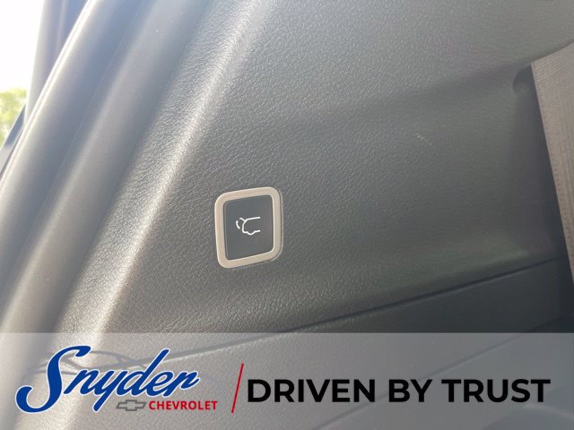 Used 2025 Chrysler Pacifica Limited FWD image 40