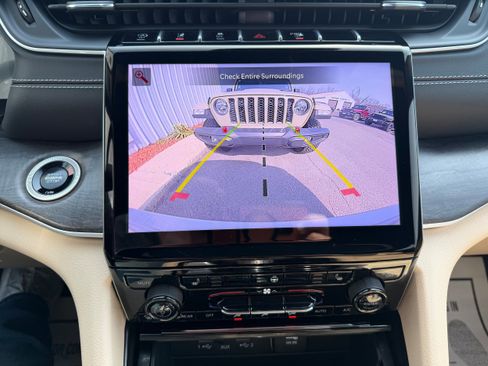 Used 2024 Jeep Grand Cherokee Limited w/ Trailer Tow Package image 19