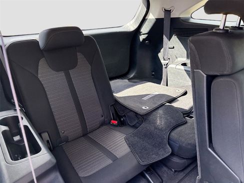 Used 2023 Kia Sorento LX image 27