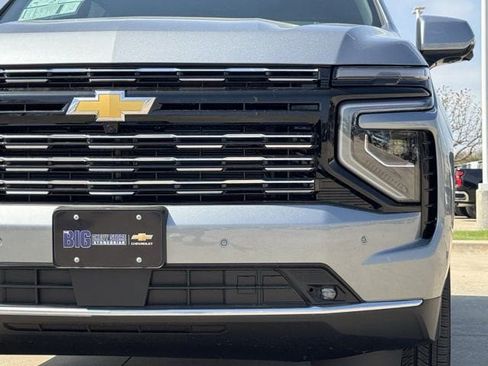 New 2026 Chevrolet Suburban High Country AWD/4WD image 9