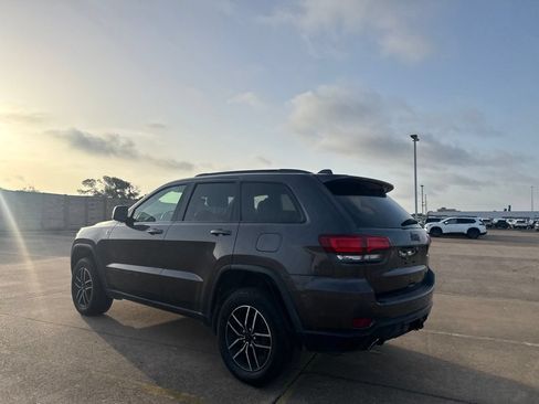 Used 2021 Jeep Grand Cherokee Trailhawk w/ Trailhawk Luxury Group AWD/4WD image 12