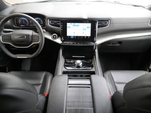 Used 2024 Jeep Wagoneer L Series II w/ Flexible Seating Group RWD image 2