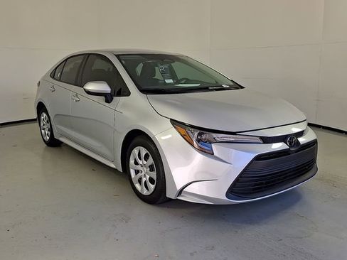 Used 2024 Toyota Corolla LE image 1