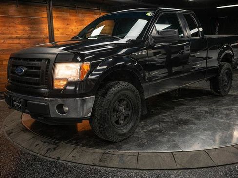 Used 2011 Ford F150 XLT w/ XLT Convenience Pkg image 2