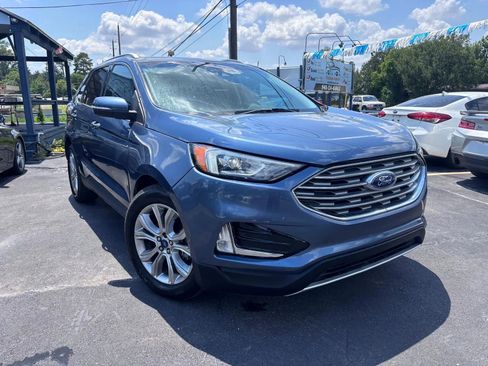 Used 2019 Ford Edge Titanium image 2