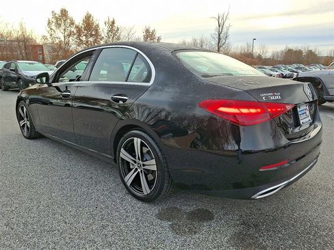 Used 2022 Mercedes-Benz C 300 4MATIC Sedan image 4