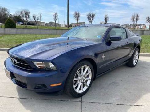 Used 2010 Ford Mustang V6 image 2