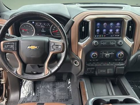 Used 2019 Chevrolet Silverado 1500 High Country w/ High Country Premium Package image 9