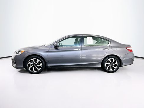 Used 2017 Honda Accord EX image 4