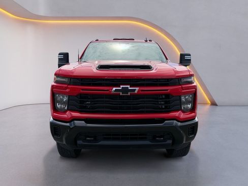 Used 2024 Chevrolet Silverado 2500 Custom w/ Custom Value Package image 8