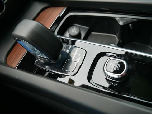 New 2026 Volvo V60 B5 Cross Country Plus w/ Climate Package image 9