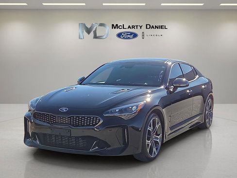 Used 2018 Kia Stinger GT2 image 2