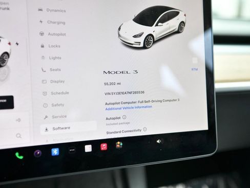 Used 2022 Tesla Model 3 Standard Range Plus image 30