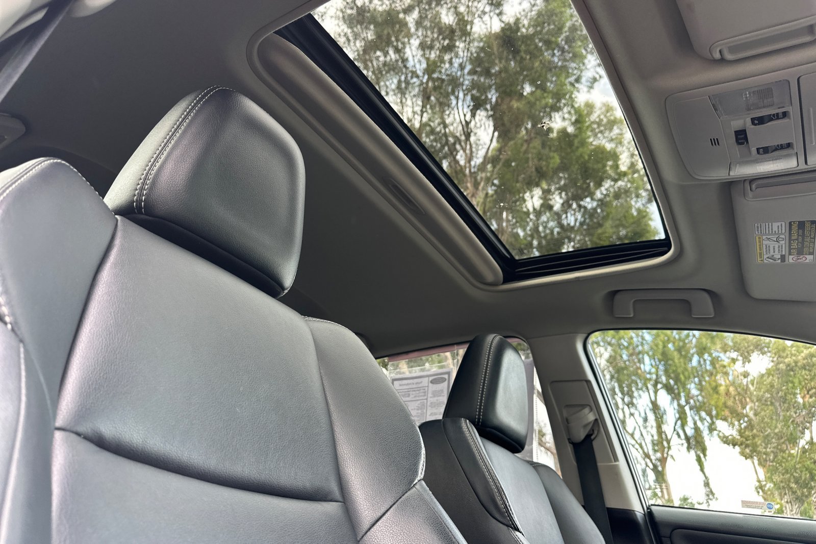 Used 2017 Toyota RAV4 Platinum w/ All Weather Liner Package FWD image 19