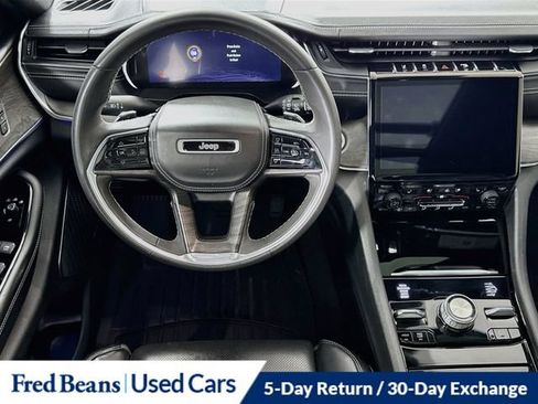 Used 2023 Jeep Grand Cherokee L Overland w/ Luxury Tech Group IV AWD/4WD image 30