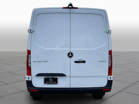 Used 2025 Mercedes-Benz Sprinter 2500 image 5