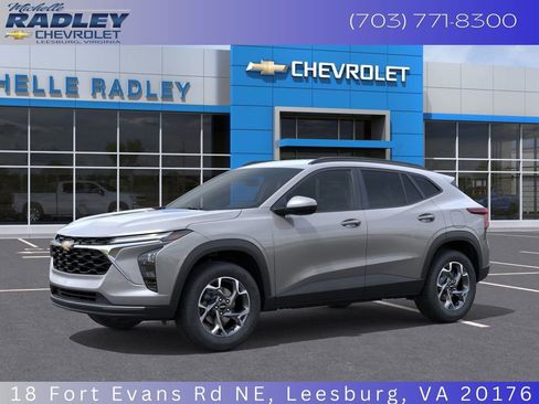 New 2026 Chevrolet Trax LT image 2