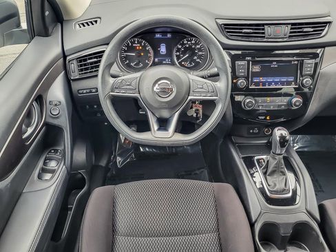 Used 2020 Nissan Rogue Sport S image 11