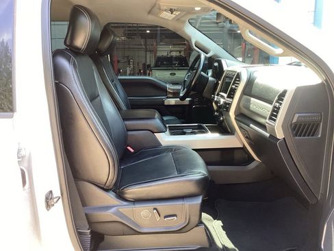 Used 2019 Ford F250 Lariat w/ Lariat Ultimate Package AWD/4WD image 33